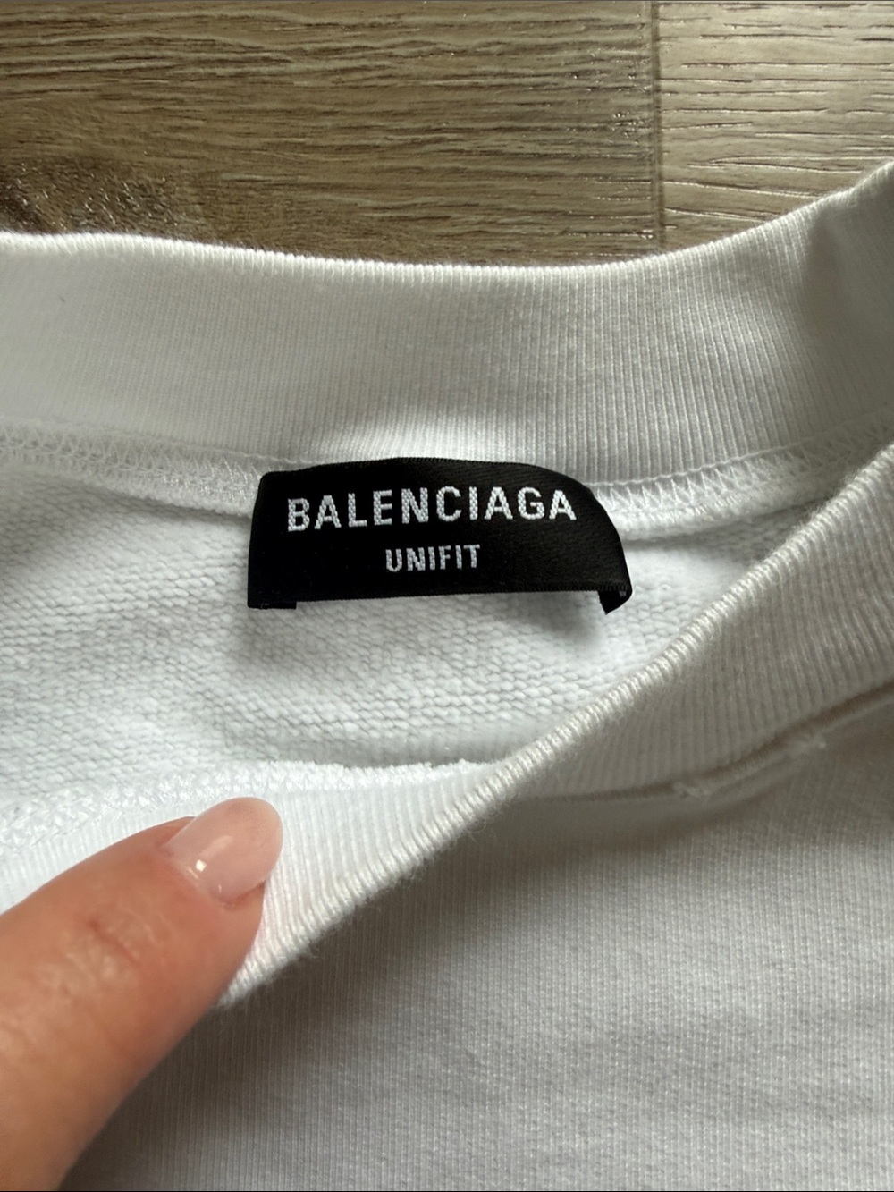 Balenciaga White Crewneck with Black Script Logo - Picture 3 of 7